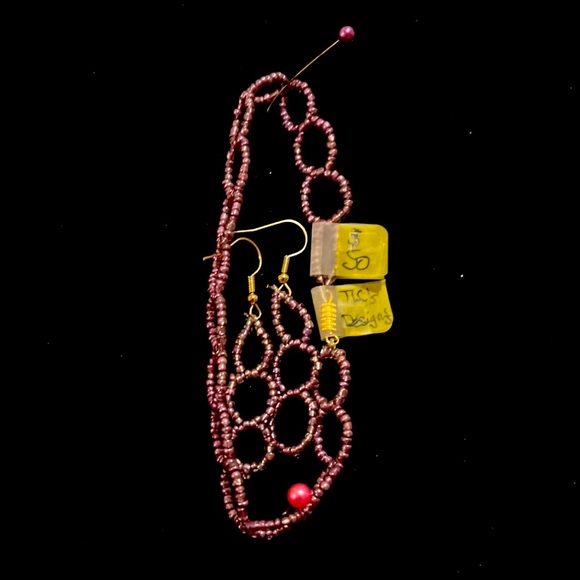 Girls infinity glass beaded gold clasped choker with earrings - Picture 1 of 3